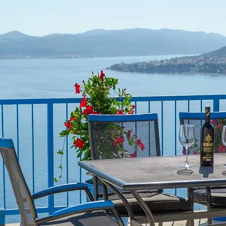 Vacation Deja Blue * Jurjevic